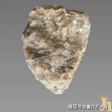 藏友自行看待与区分作为天然精品钻石陨石,它的内在晶体形状为六方柱