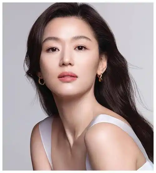 全智贤智慧塑就的美丽与事业并存谱写完美人生