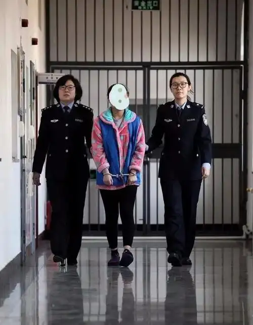 散文名家姚雪雪的堕落