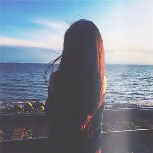 一个人看海的背影女生图片_唯美意境图片_窝窝qq网