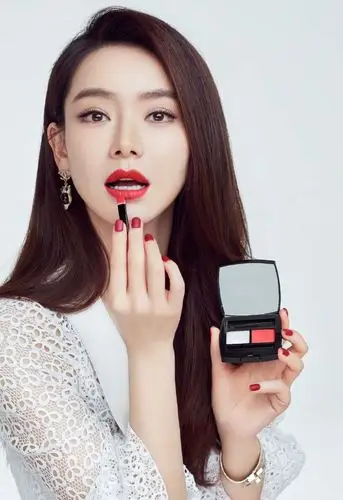 戚薇广告代言时尚性感大片写真图片[2/6]_明星_美桌网