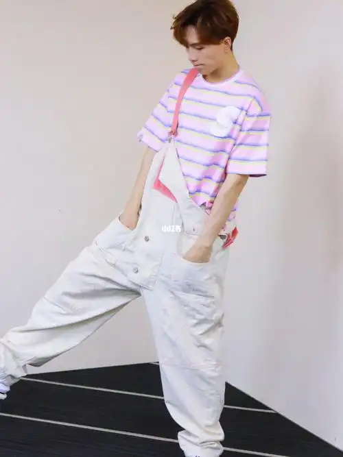 男生背带裤第三期综艺节目穿搭