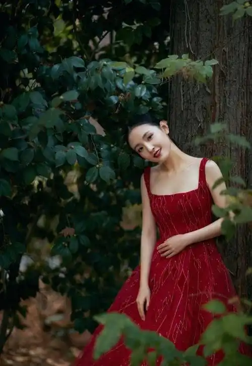 工作室首晒吴倩工作照,新剧开机精修图也难掩疲惫_张雨剑_照片_网友