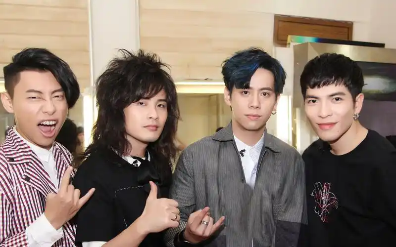 狮子合唱团 赛前直播 全员唱《小丑是我》《 最后的请求》