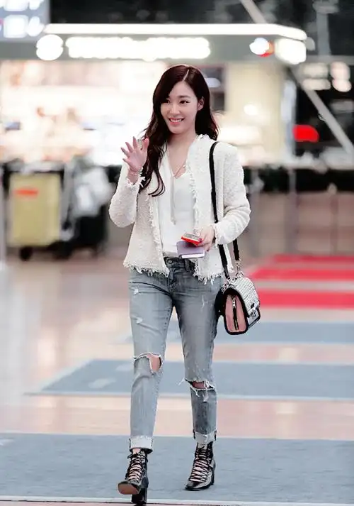 黄美英--爱豆机场活动上下班,日常时尚穿搭