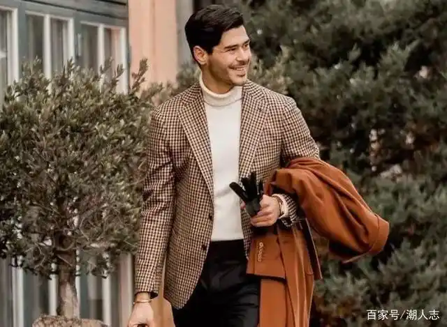 40岁的油腻男人,穿西服别只配衬衣和西裤!学会这样混搭,更高级
