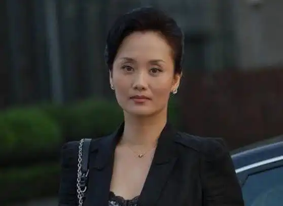 她是"慕容云海"妈妈,出道至今拍92部作品,女儿还是奥运冠军