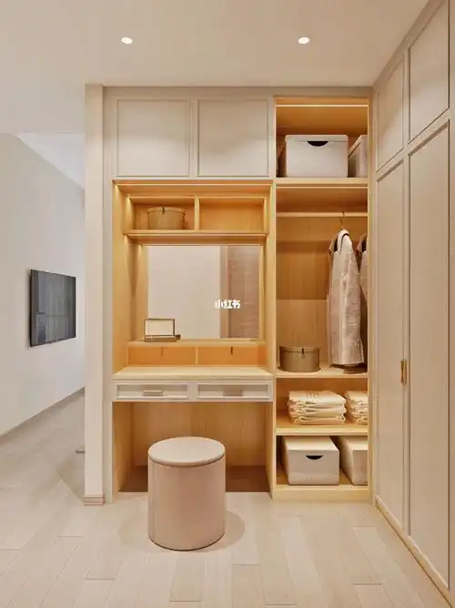 设计了嵌入式灯带,增加光线的同时,提升氛围感4.