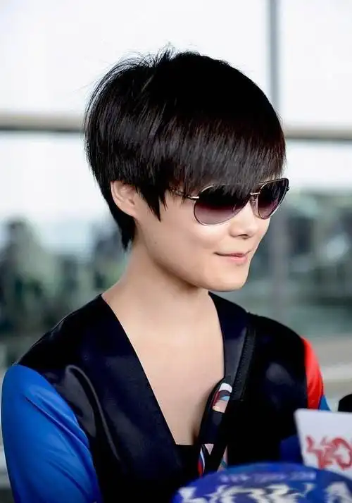 盘点李宇春个性短发(3)_发型_女物