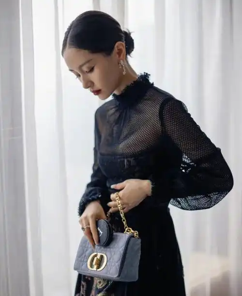 王子文穿透视裙太惹火傲人身材性感火辣网友大饱眼福