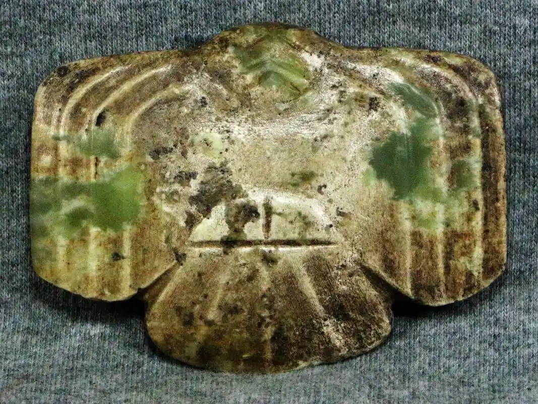 红山文化玉鹰.#图文伙伴计划 红山文化是新石器时代的一种文化 - 抖音