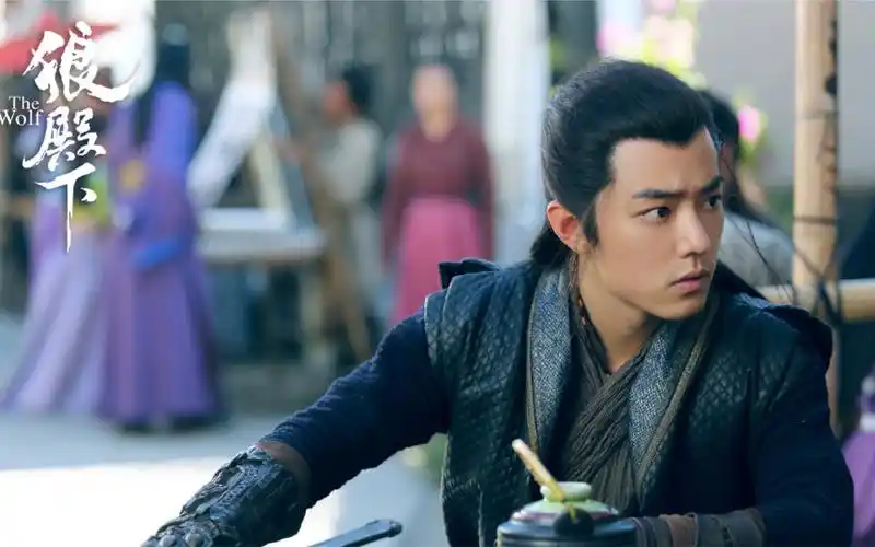 【肖战】201217 「狼殿下」变装花絮