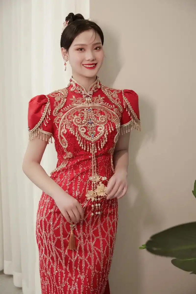 新中式风|廊坊婚纱礼服|中式旗袍篇.超级减龄的重工旗袍来啦  - 抖音