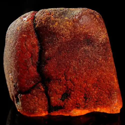 77.78克 【强荧光】带皮琥珀随形原石