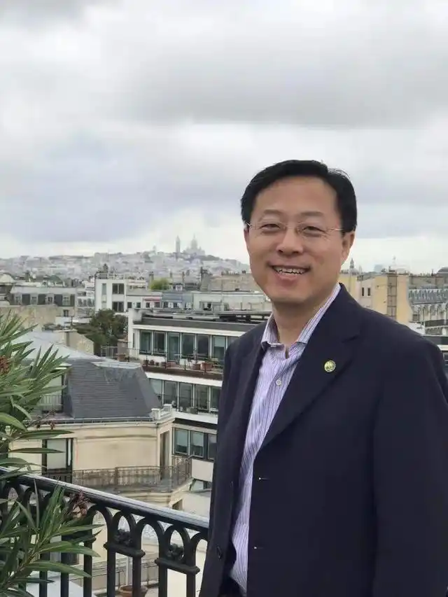 外交部新任发言人赵立坚亮相履历丰富创新有为