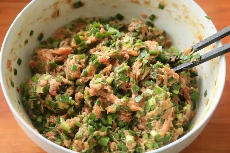 初伏了,这馅儿的饺子一定要吃,清香美味,太适合夏天吃了_韭菜