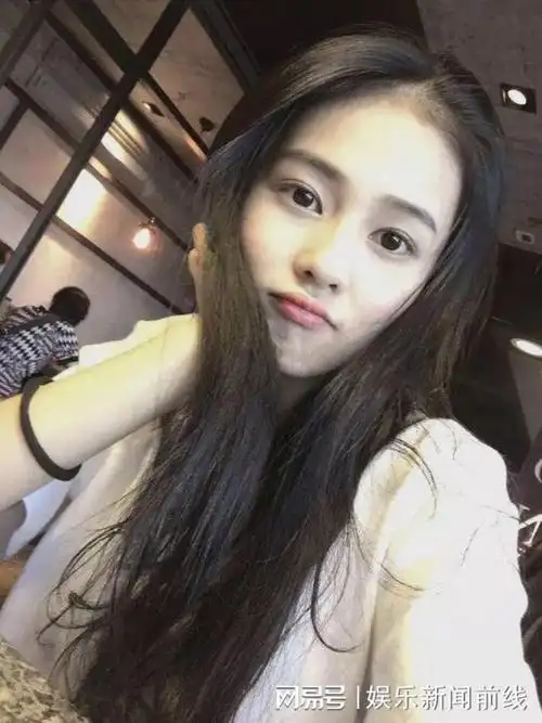 白鹿出道前的照片五官精致清纯可爱