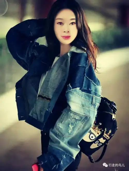 作者简介:鹤轩:焦作博爱人,一颓废又热烈的女子.