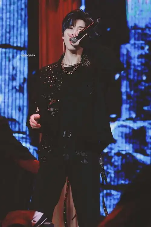 严浩翔刀马旦舞台##严浩翔 少年王者燃炸onfire