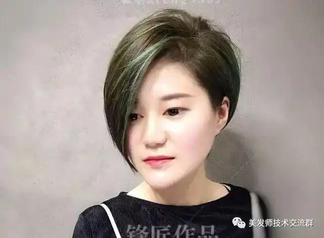 今年流行不等式短发职业女性的最爱哦