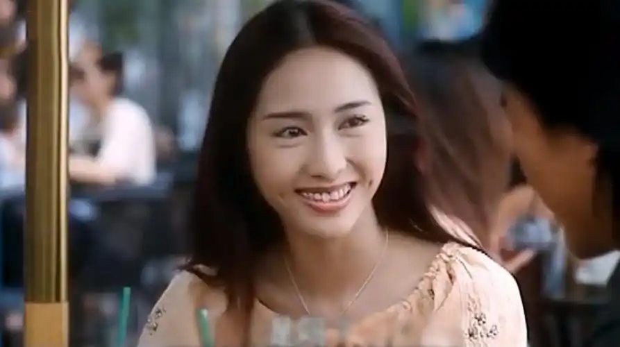 一部兄弟情义的古惑仔电影,《战无不胜》,女主实在太漂亮了!