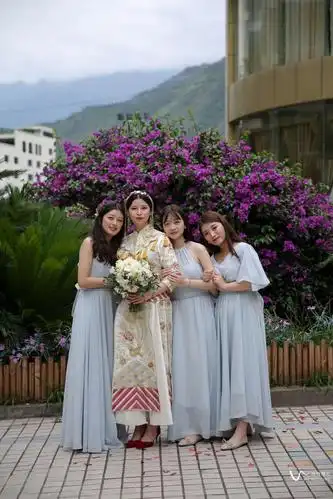 伴娘团的姐妹们是同学,是闺蜜,是永远的亲人和朋友.