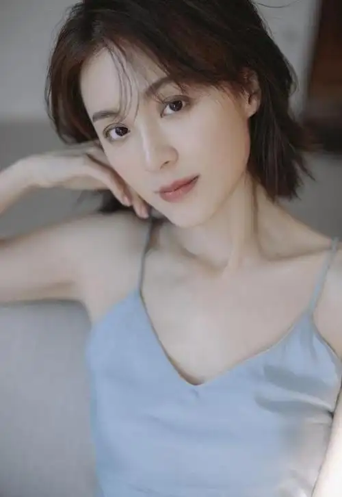 毛林林吊带长裙写真大家看了后,对毛林林有没有看法,可以在评论区发表