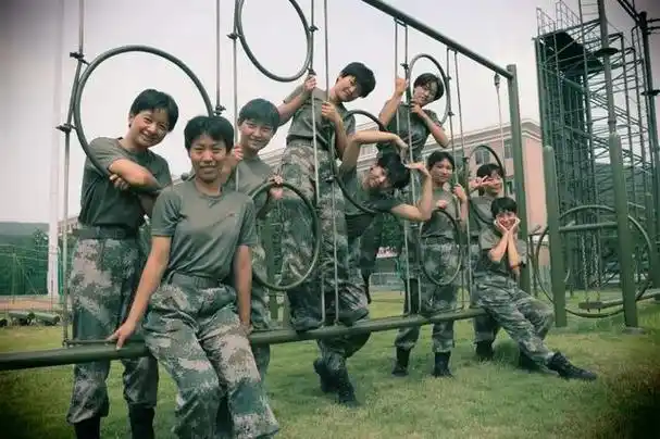 在军营,有一种骄傲叫:"00后"女兵!