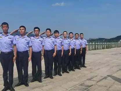 中国海警新式专用作训执法服_海军新式舰艇作训服_中国海军作训服