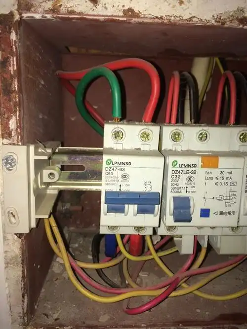 家里的电闸总跳怎么回事?