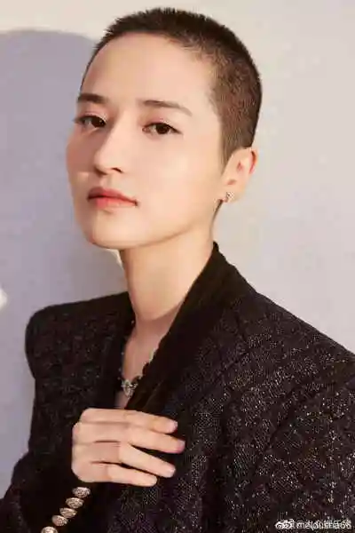 好看的光头/寸头小姐姐