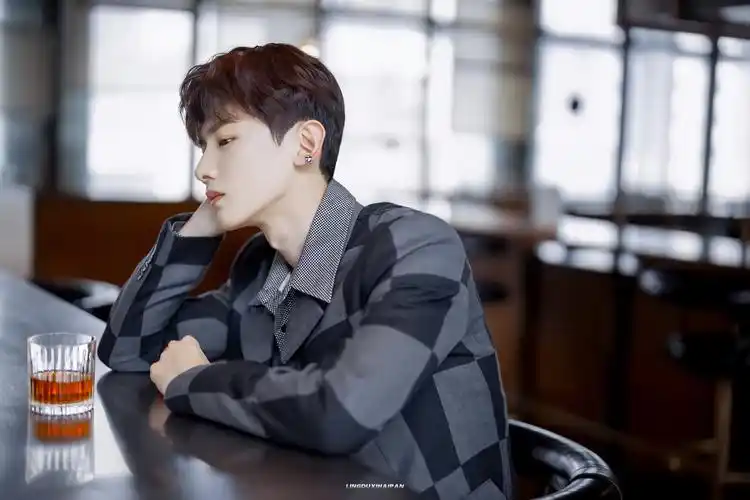 白敬亭 - 堆糖,美图壁纸兴趣社区