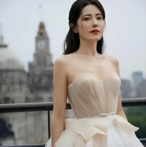 曾黎翻身惊人,47岁迸发新生!