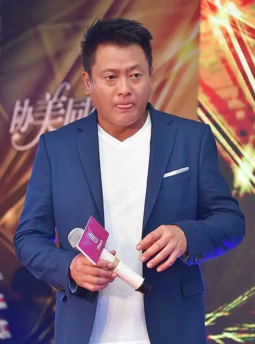 香港艺人魏骏杰前妻曝大瓜整容到认不出和大28岁富商传绯闻