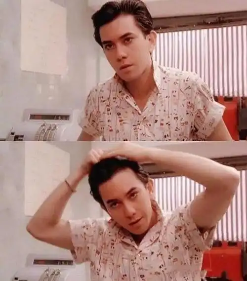 黑史小编就贴几张图让小伙伴感受下,不得不说黄秋生年轻时候的眼睛