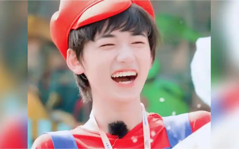 时代少年团 宋亚轩 宝藏男孩 来看看轩轩的铁齿铜牙