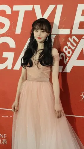 郑爽超话78#郑爽粉色纱裙#20210107|#精品风格云盛典#红毯"靠近光