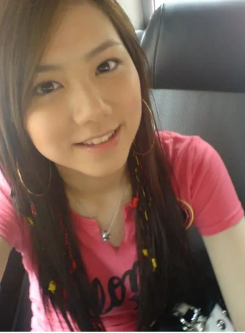 邓紫棋素人时长什么样看到以前照片后这颜值不进娱乐圈可惜了