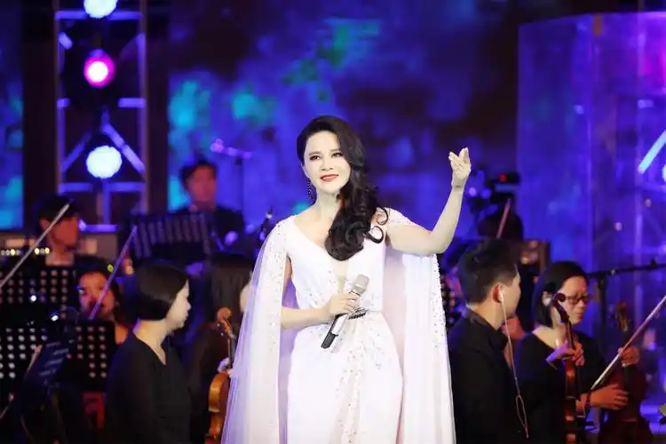 梦苇上海之春"伊人如梦"独唱音乐会盛大开唱