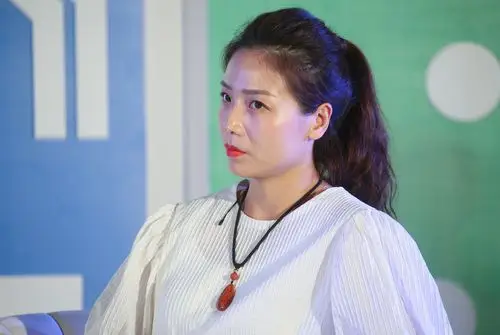 魏秋月:手术是为生活 仍会关注中国女排