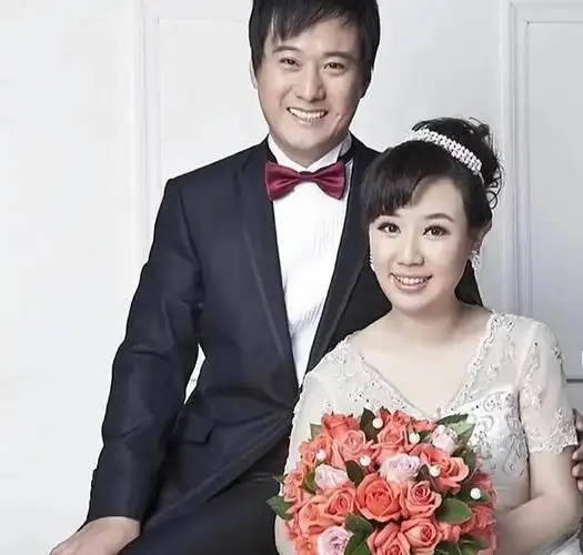 蒋小涵嫁圈外发小饭也不用她做大龄生子也幸福