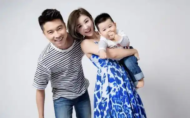 李小萌一个普通的天津女孩,成为娱乐圈的一股清流,与丈夫王雷相濡以沫