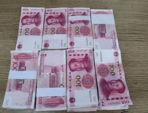 漯河:一男子扔了8万元现金……_手机搜狐网