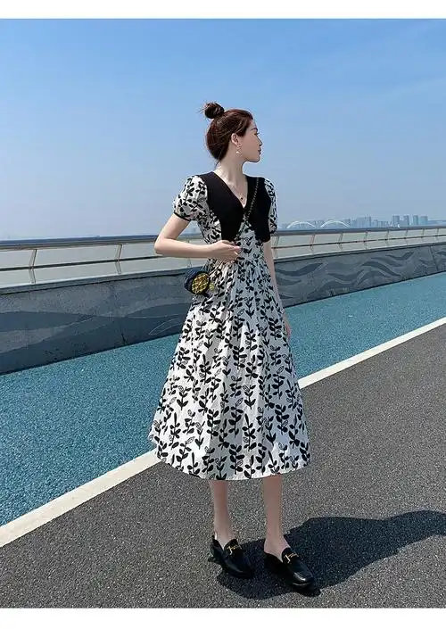 魅斑法式娃娃领连衣裙2022年新款韩版夏季高腰显瘦印花感茶歇裙子图片