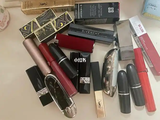 收拾出一堆不适合我的口红