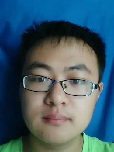 谁能帮我弄成蓝底免冠正面照,jgp格式,尺寸144像素*192像素,谢谢了