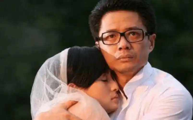 她被段奕宏追了10年,成名后依旧不离不弃,如今46岁被段奕宏宠上天