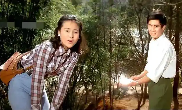 还记得老电影《庐山恋》吗?