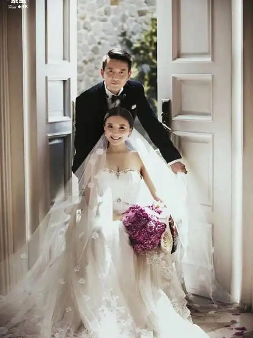 她,出生于甘肃省兰州市一个普通家庭,父母都是普通