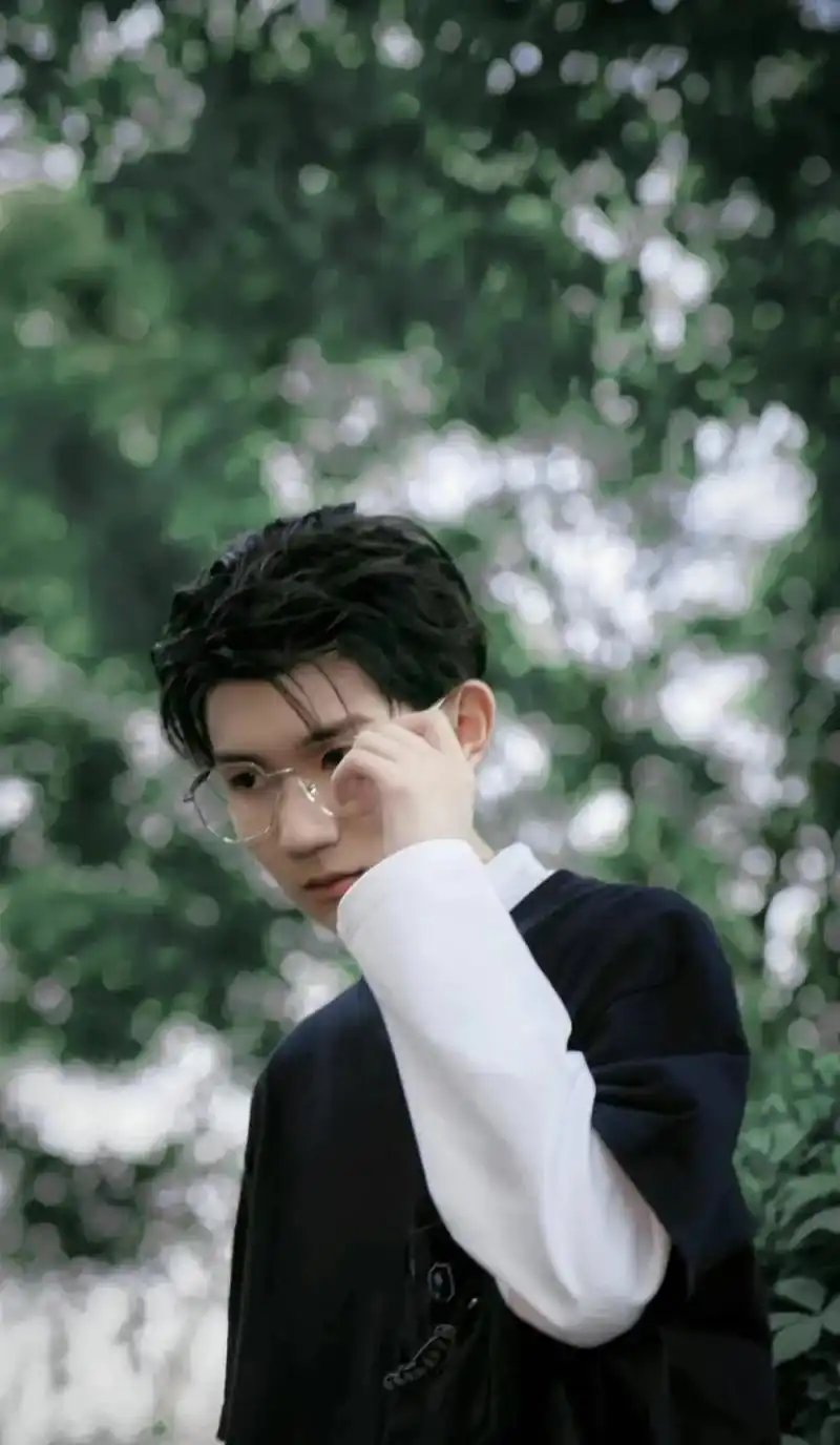 壁纸  #王源 #王源壁纸 #可乐的壁纸分享  - 抖音